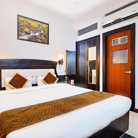 Merit Hotel Агра Экстерьер фото